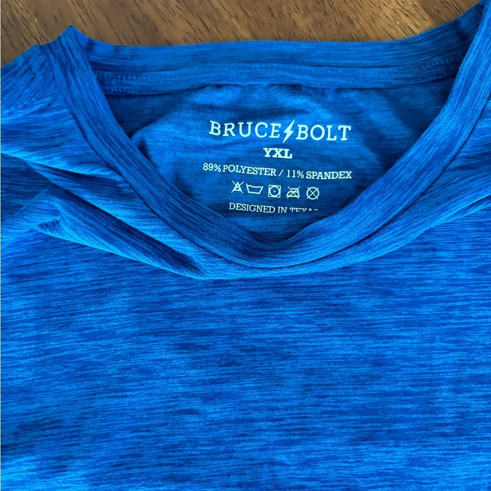Boys YXL Bruce Bolt tshirt